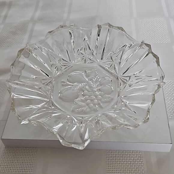 Clear Glass Fruit Bowl 8"-8 - Picture 1 of 16